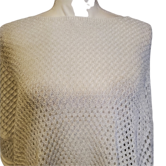 LC Lauren Conrad White Pointelle Crop Bell Sleeve Sweater - Picture 5 of 13